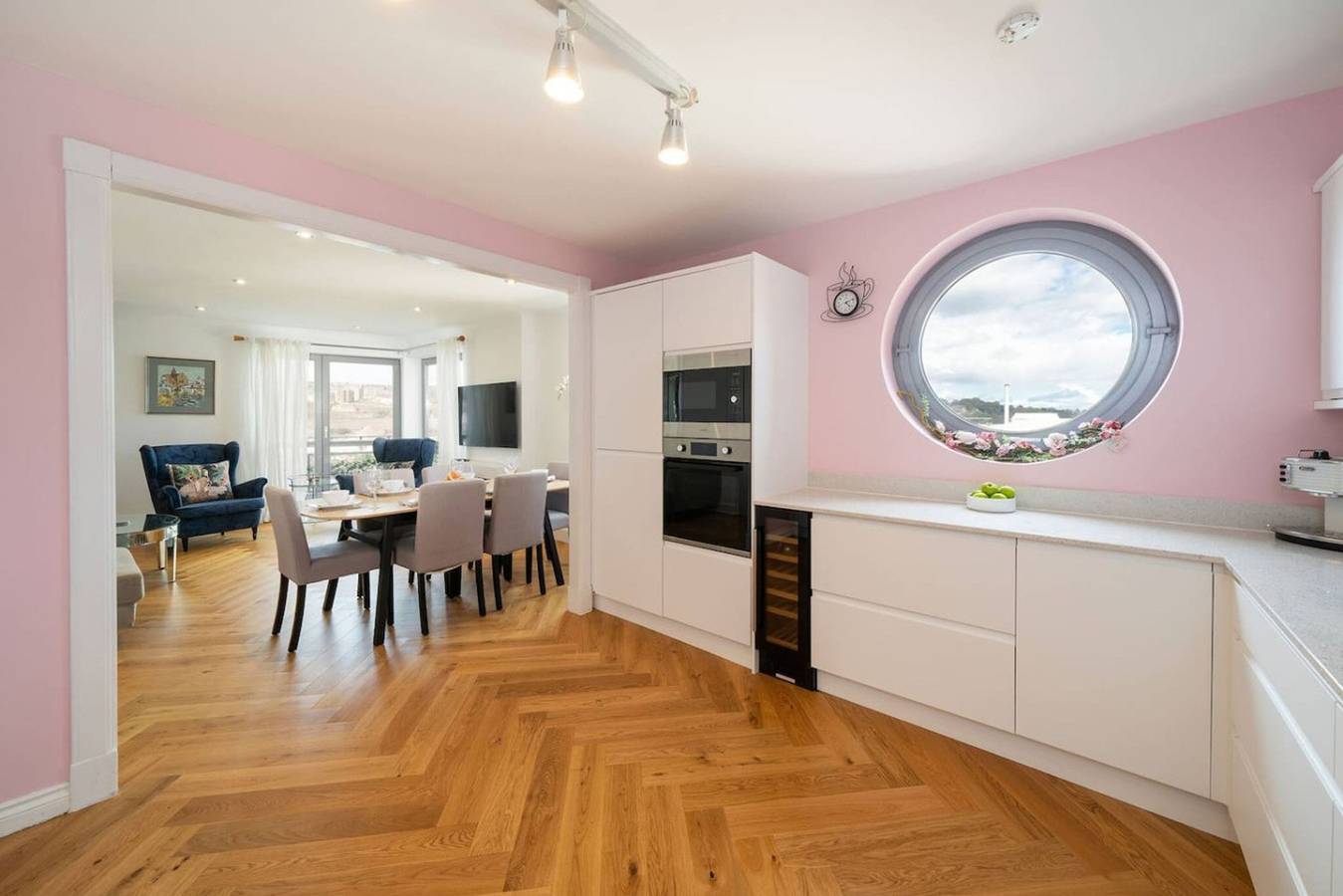 Entire apartment, Twin Bridges - Quayside Penthouse in Dundee, Angus