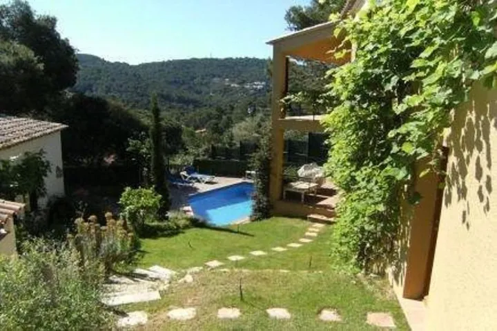 Chalet para 8 personas, con piscina además de vistas y terraza - 1