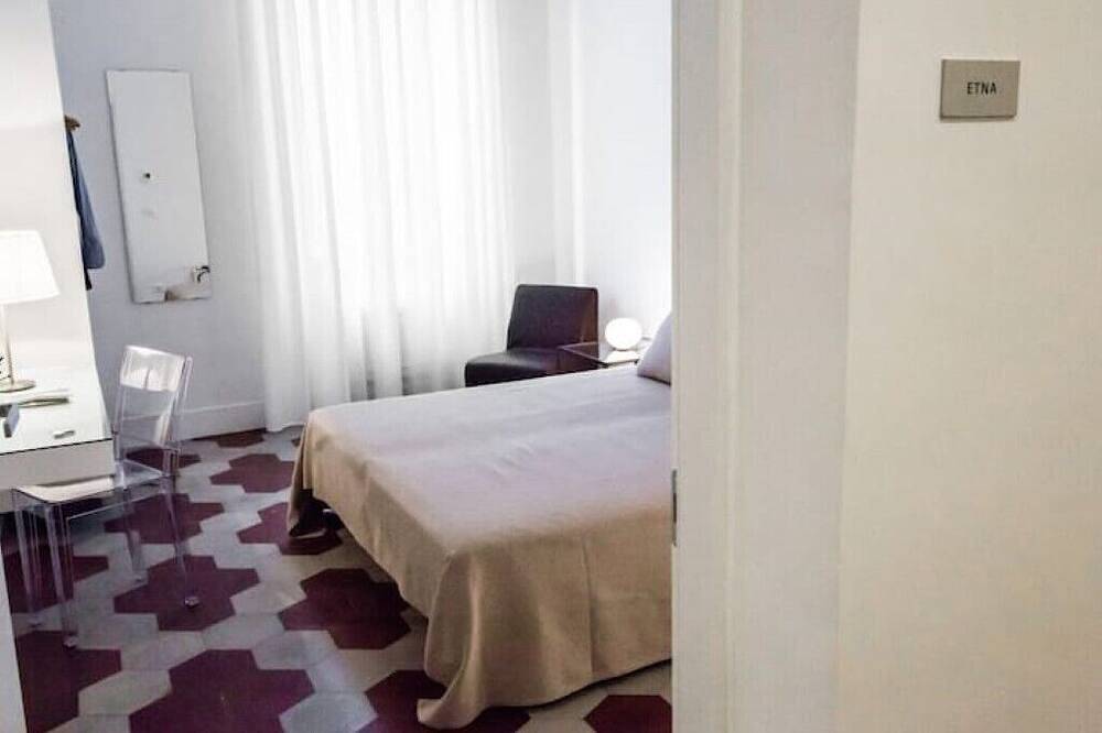 Rhegion B&B - Room with private bathroom in Regio de Calabria, Provincia de Reggio Calabria