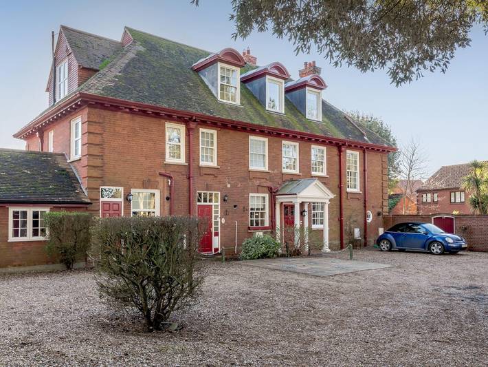 Cottage for 5 people, with garden, with pets in Cromer