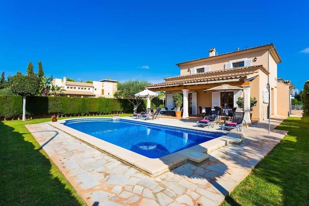 Nice home in Sa Coma with private swimming pool, can be inside or outside in Sa Coma, Sant Llorenç des Cardassar
