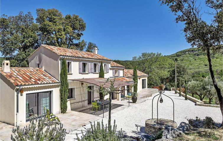 195 m² Apt de vacances avec TV, piscine et vue à Valaurie in Roussas, Région de nyons