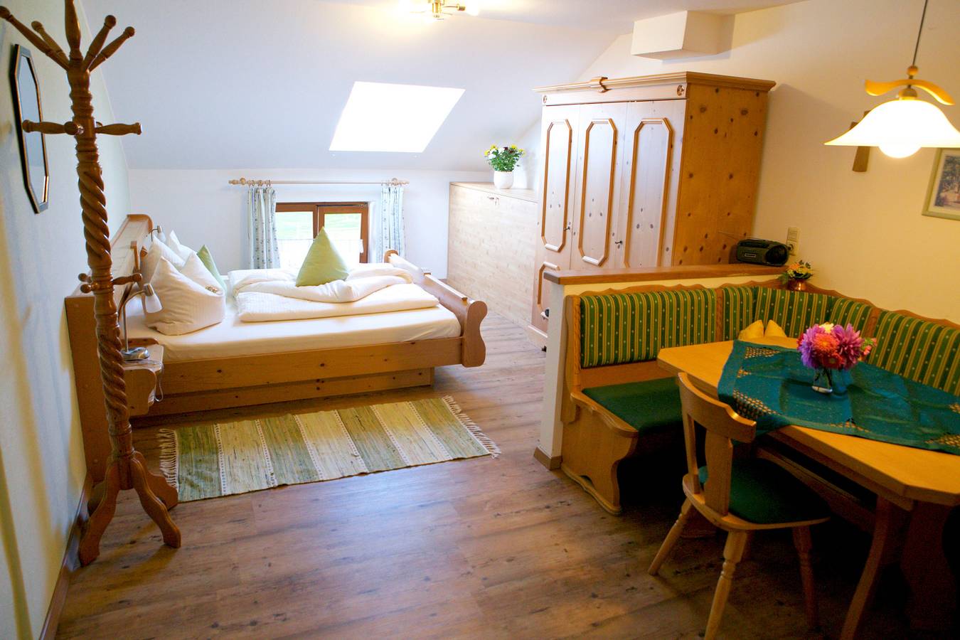 Ganze Ferienwohnung, Stroblhof, Appartement Kirnberg in Böbing, Romantische Straße