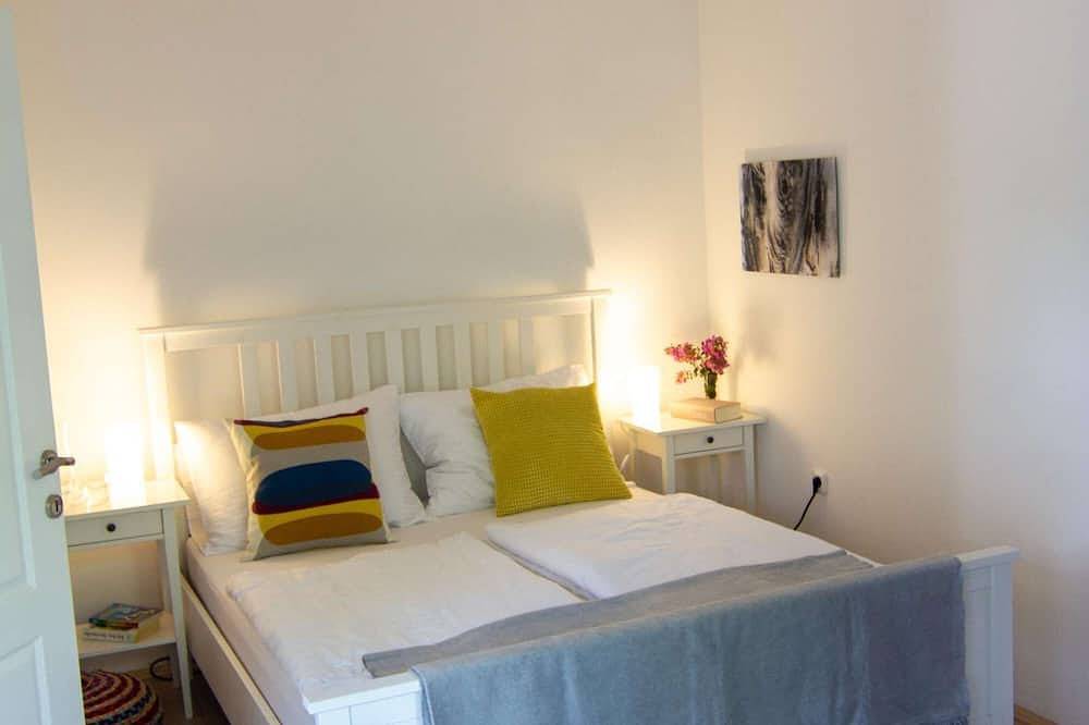 Entire apartment, Tasteful vacation apartment near the sea in Kornic, Krk