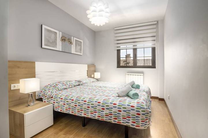 Apartamento entero, Apartamento junto a la Plaza Mayor, Wifi y Parking - leonapartamentos in León, Cordillera Cantábrica