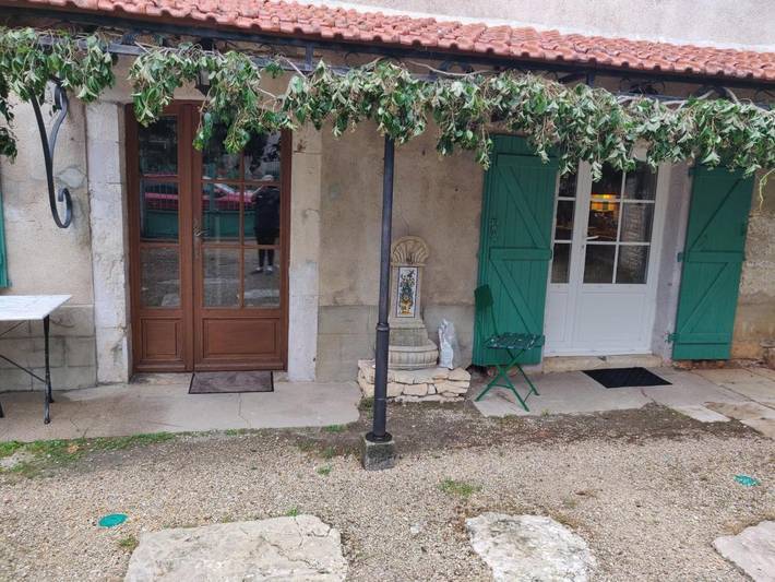 Location de vacances pour 2 personnes, avec vue ainsi que terrasse et jardin à Blars - 4