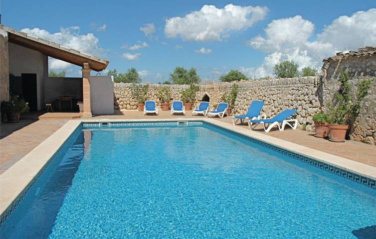 Chalet para 10 personas, con Terraza además de Jardín y Piscina en las Islas Baleares - 3