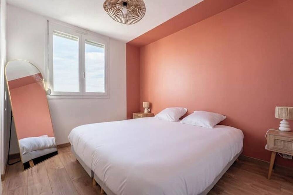 Geheel appartement, T2 air-conditioned Private parking Balcony Autonomous arrival in Villefranche-sur-Saône, Beaujolais