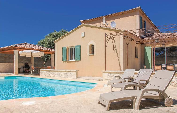 Location de vacances pour 6 personnes, avec terrasse ainsi que piscine et jardin à Saint-Didier - 3