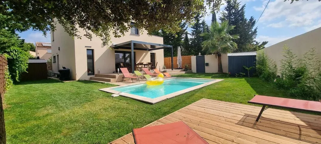Casa de vacaciones para 8 personas, con jacuzzi además de balcón y piscina - 1