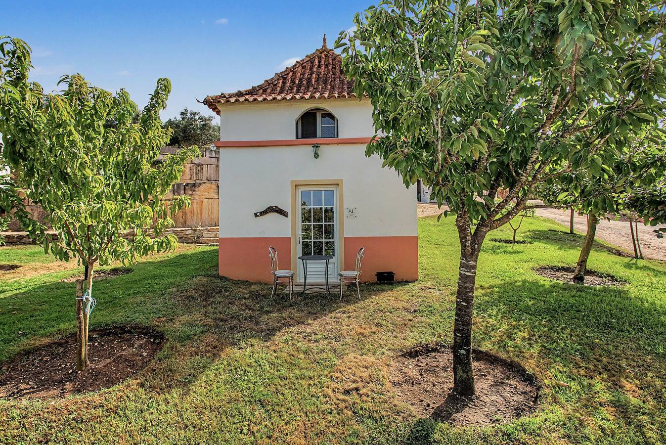 Chalé 'The Dovecote' com Piscina Partilhada, Jardim Partilhado e Wi-Fi in Alvorninha, Leiria distrito