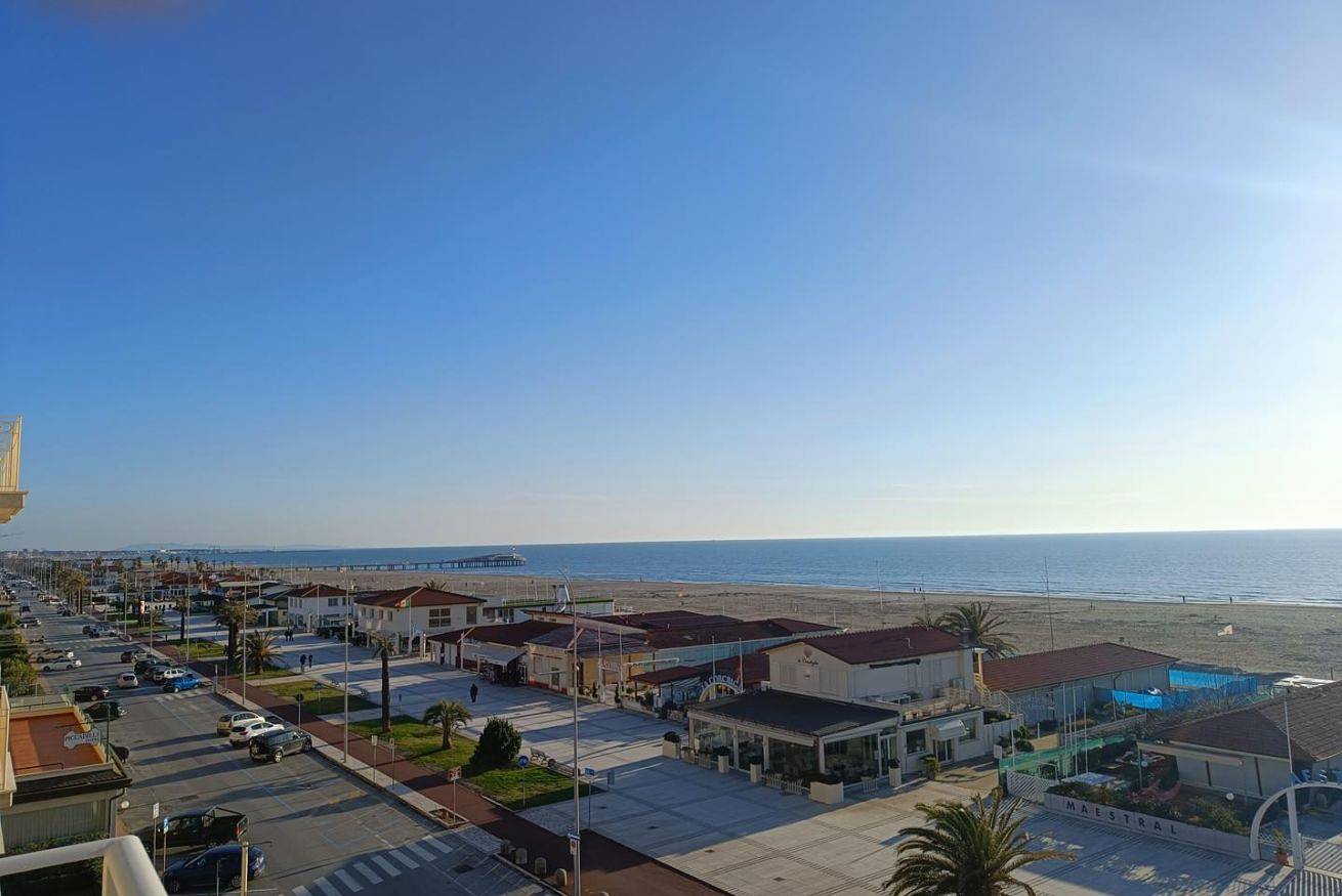 Geheel appartement, Vakantieappartement voor 6 personen met uitzicht op zee in Lido di Camaiore, Italiaanse Rivièra