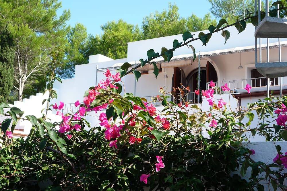 Puglia sea view Villa Morocco very near Salento beaches:  Apartment Sydney in Torre Pali, Salve