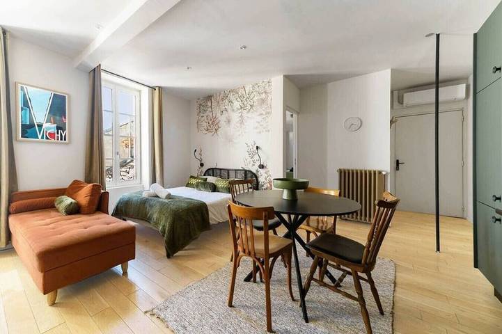 Location de vacances pour 4 personnes dans Palais des Congrès Opéra
