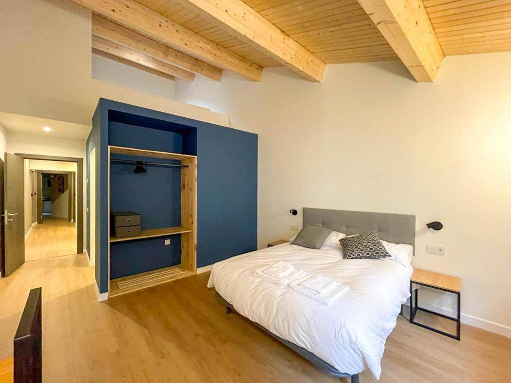 Double Room in Oviedo, Cordillera Cantábrica