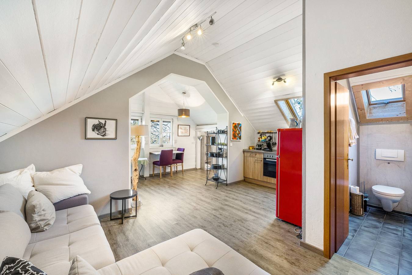 Ganzes Studio, Studio-Apartment „Zauberhafte Wohnung direkt am Bach“ mit Bergblick und Wlan in Benediktbeuern, Tölzer Land