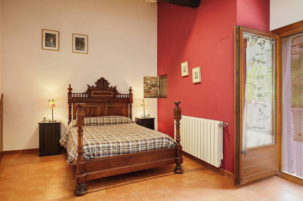 Rural House \"Cal Masover de Rocabruna\". in Rocabruna, Camprodon