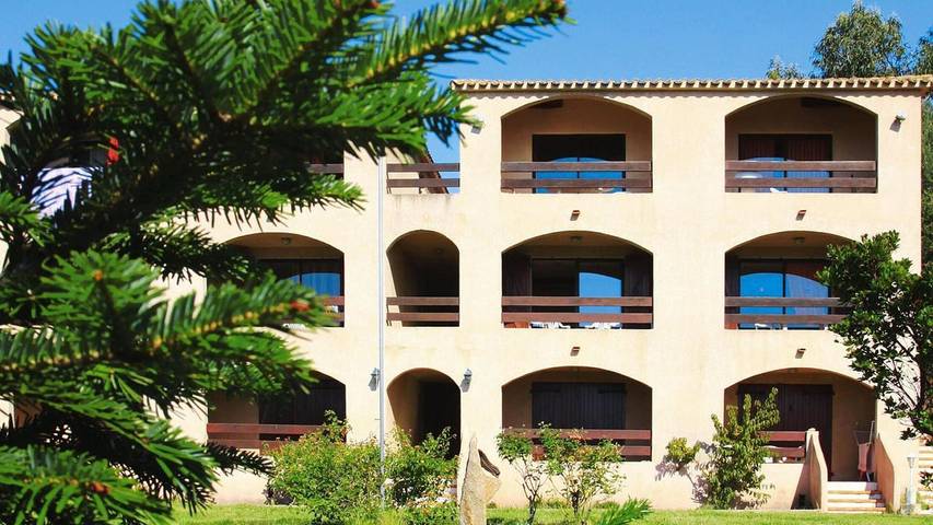 Gîte pour 4 personnes, avec balcon à Casaglione