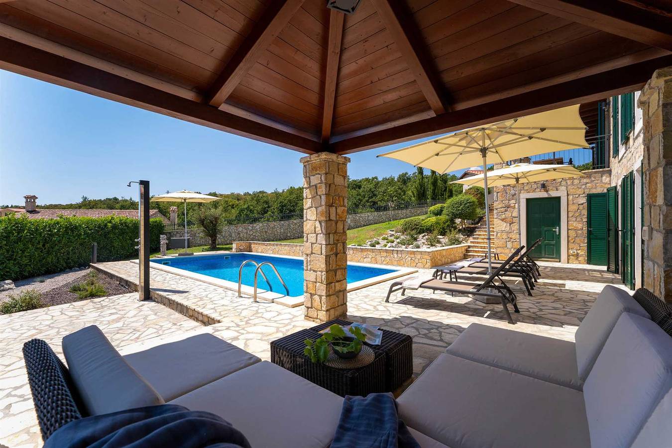 Fröhliche Meerblick-Villa Franka in ruhiger Lage in Rabac, Ostküste Istrien