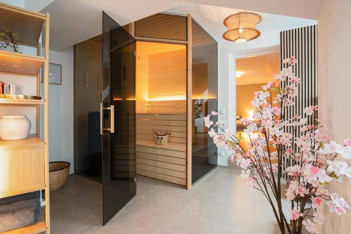 Ferienwohnung für 2 Personen, mit Whirlpool und Sauna in Graz