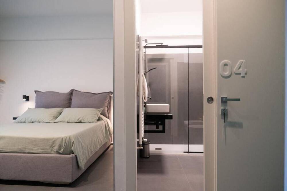 Apartamento entero, Oktò apartments Milazzo: Double Room with Private Bathroom in Milazzo, Provincia de Messina
