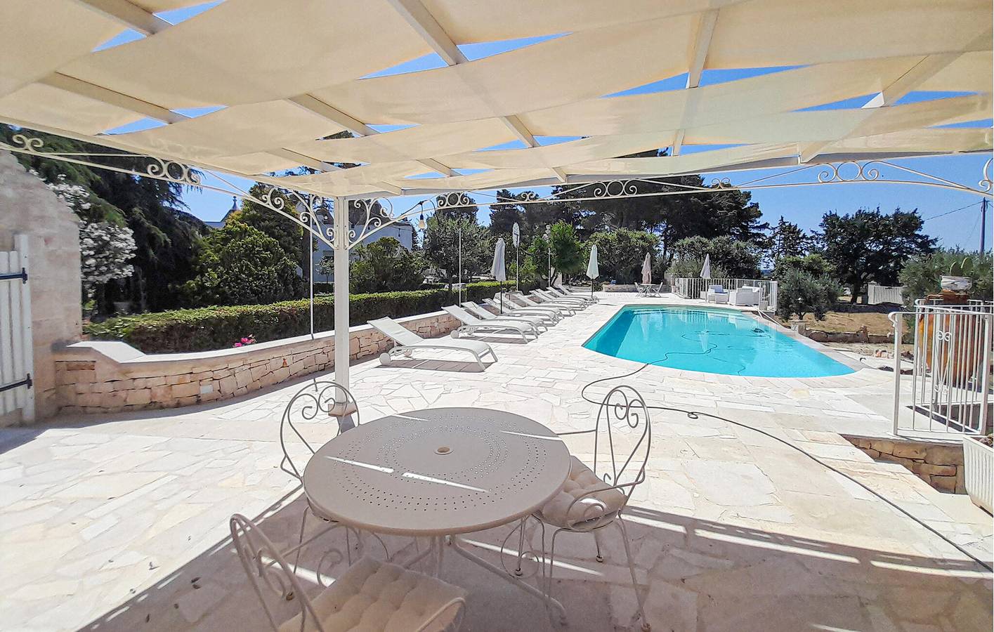 Cozy Apartment with Pool & WiFi near Cisternino - La Fica 2.5km in Cisternino, Salento