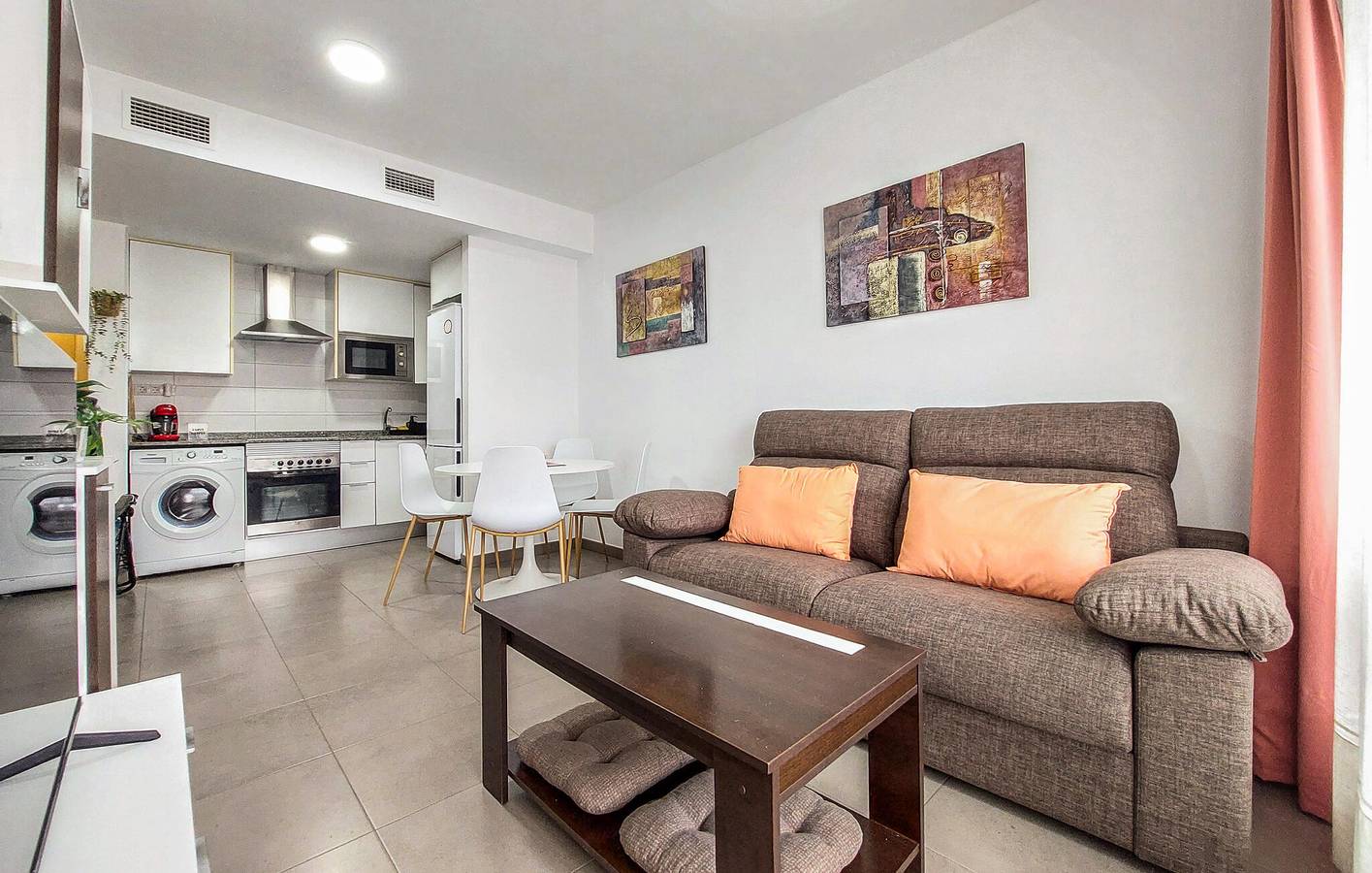 Appartement de vacances entier, Appartement moderne avec piscine et terrasse, à deux pas de Playa Masbó in Moncofa, Costa del Azahar