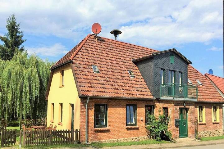 Ferienhaus für 4 Personen, mit Garten in Stuer