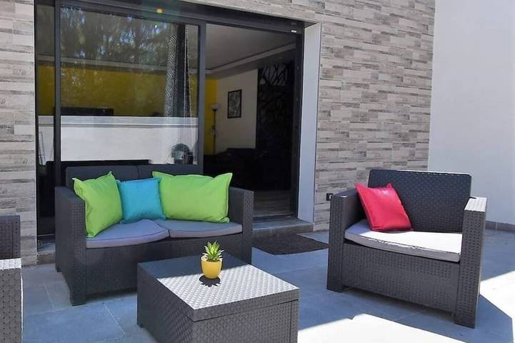 Location de vacances pour 4 personnes, avec jacuzzi et terrasse à Les Angles (Gard)