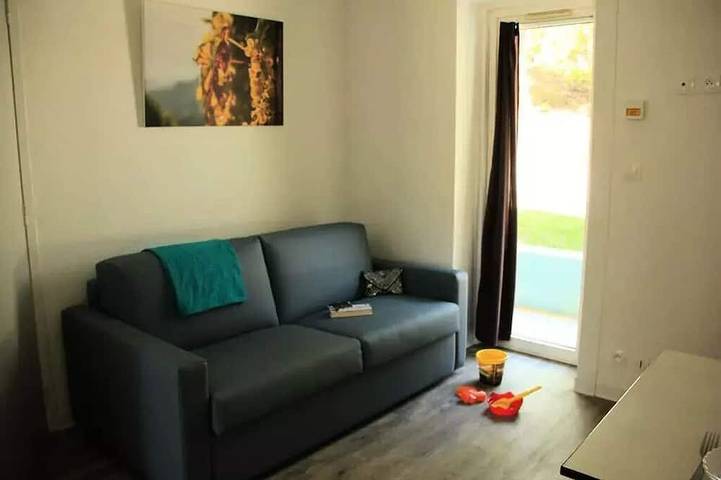 Gîte pour 4 personnes, avec balcon dans Bombannes