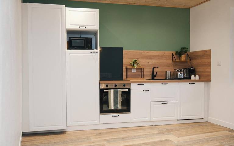 Gîte pour 6 personnes, avec jacuzzi et terrasse à Chalmazel - 4