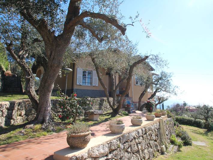 Ferienhaus für 7 Personen, mit Terrasse und Garten in Finale Ligure Gemeinde