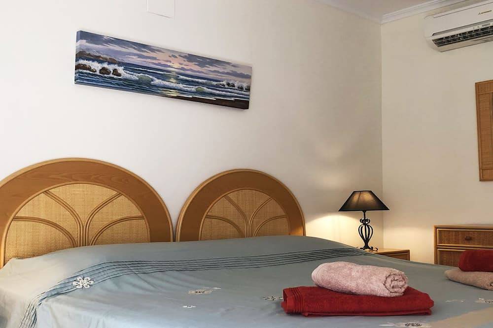 Apartamento entero, Ático 4 pers : terraza, espléndidas vistas al mar, montaña y golf. in La Sella, Pedreguer