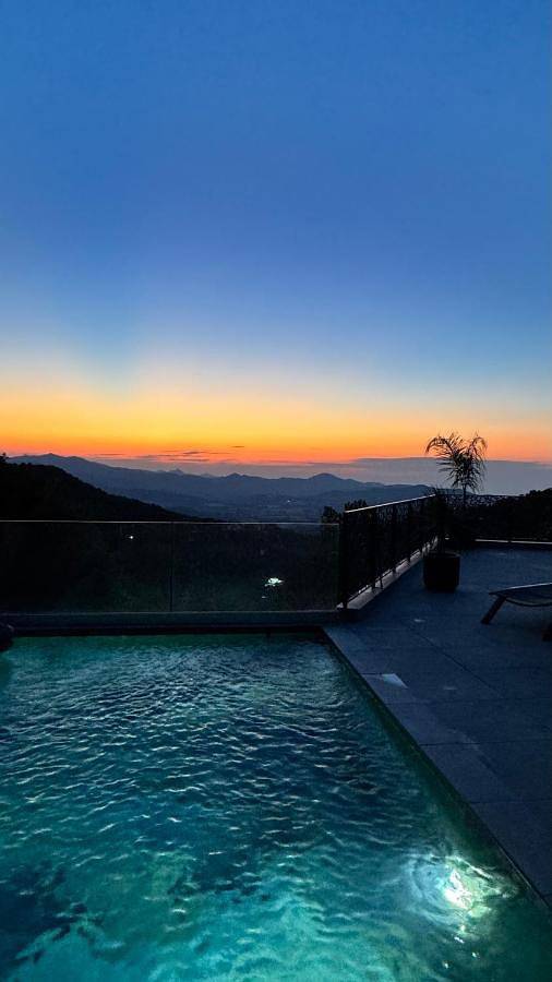 Location de vacances pour 10 personnes, avec piscine et jardin ainsi que vue et vue sur le lac à Vallecalle - 4