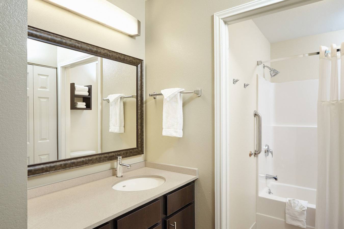 Apartamento entero, Staybridge Chicago Glenview in Glenview, Condado de Cook