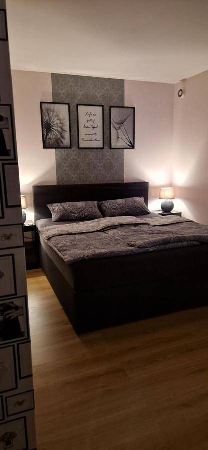 Ferienwohnung für 4 Personen, mit Terrasse und Garten sowie Ausblick in Hammelburg