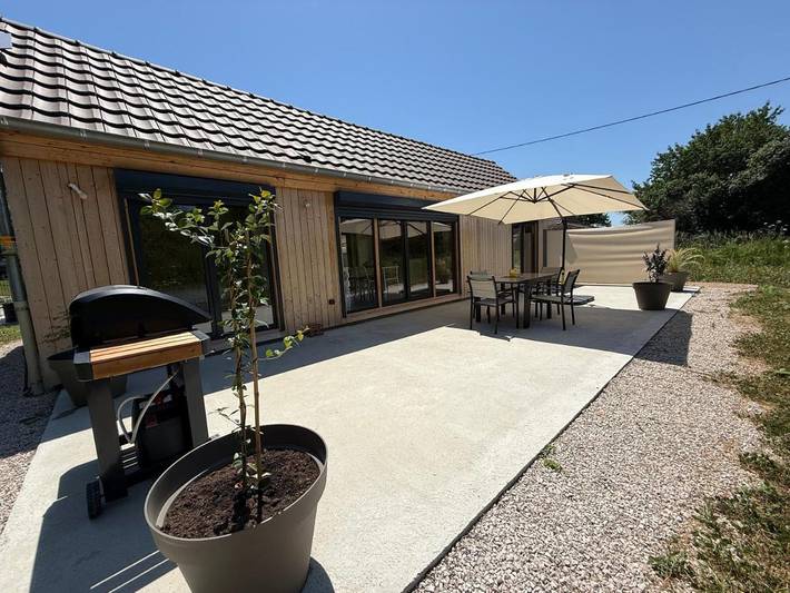 Chalet pour 6 personnes, avec Terrasse ainsi que Jardin et Piscine