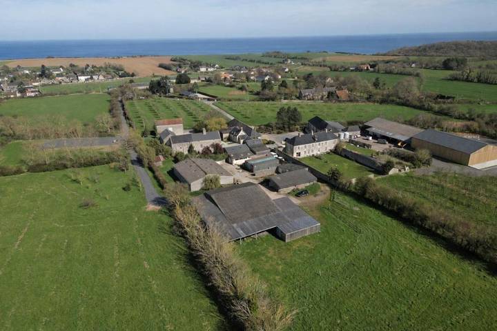 Maison d’hôte pour 2 personnes, avec vue ainsi que terrasse et jardin à Saint-Laurent-sur-Mer - 4