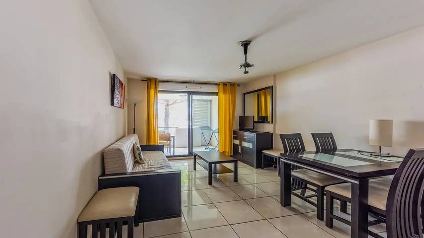 Gîte pour 5 personnes, avec balcon et piscine dans Port de Cannes Marina - 2
