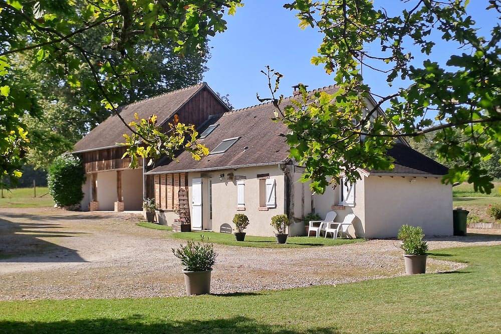 Encantadora casa de campo rodeada de naturaleza, ideal para visitar Chambord Cheverny y Beauval in Fontaines-en-Sologne, Sologne