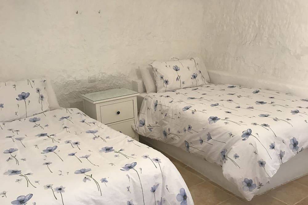 Cave with private pool in Cortes de Baza, Geoparque de Granada