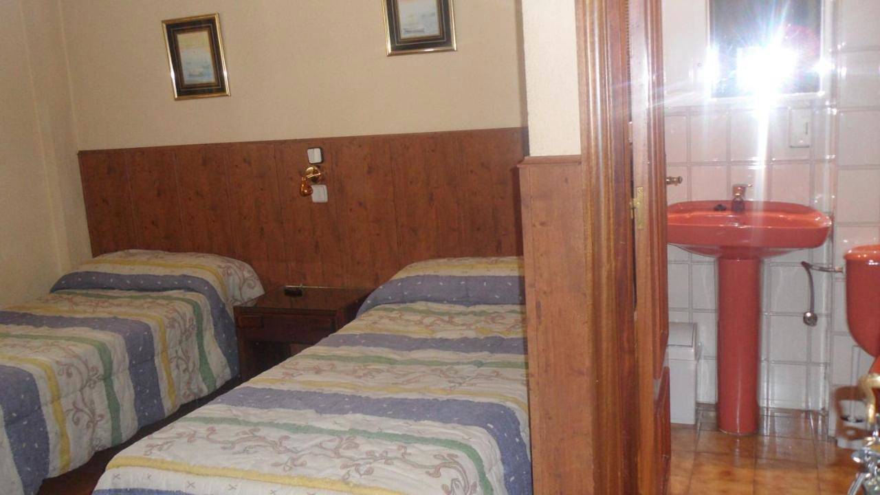 Hostal Suárez in Tetuán (desambiguación), Madrid