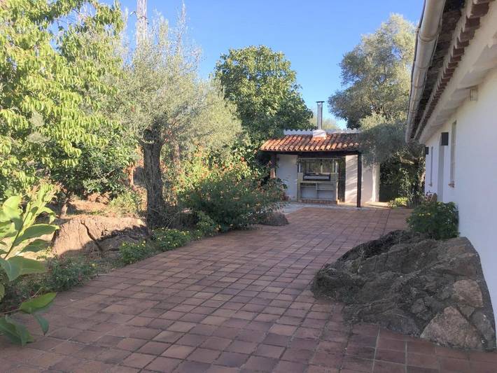 Chalet para 3 personas, con terraza además de vistas y jardín en Sierra de Aracena y Picos de Aroche - 3