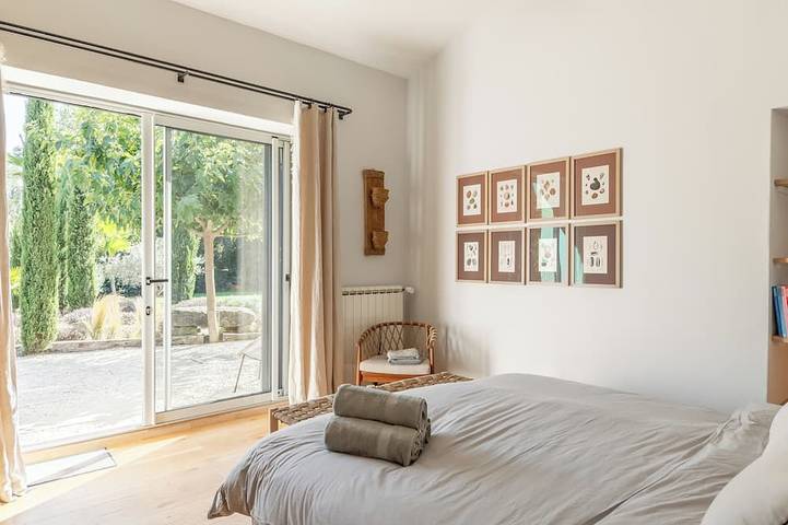 Location de vacances pour 8 personnes, avec jardin à Uchaux - 2