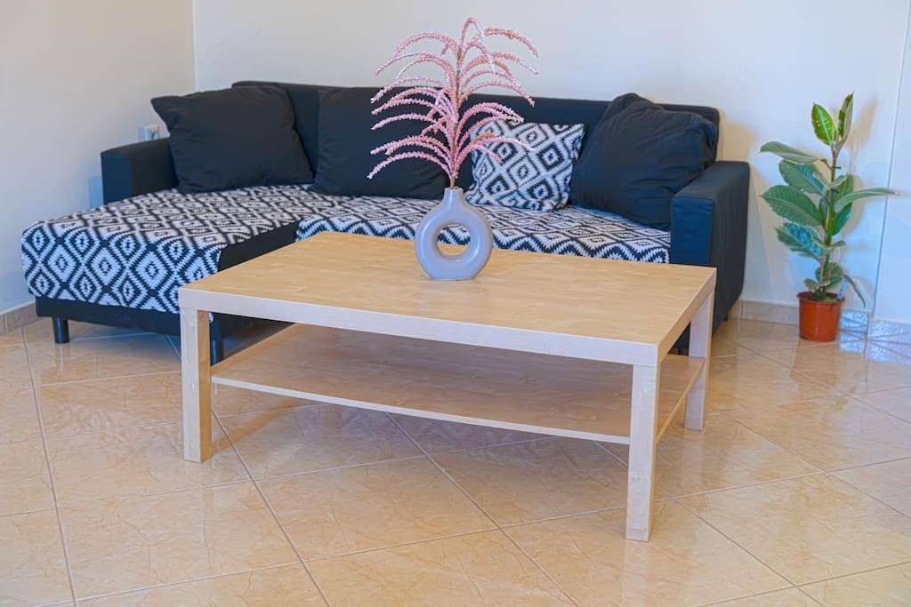 Appartement entier, Bright Apt Close to the Beach in Région d'Iraklio-Héraklion