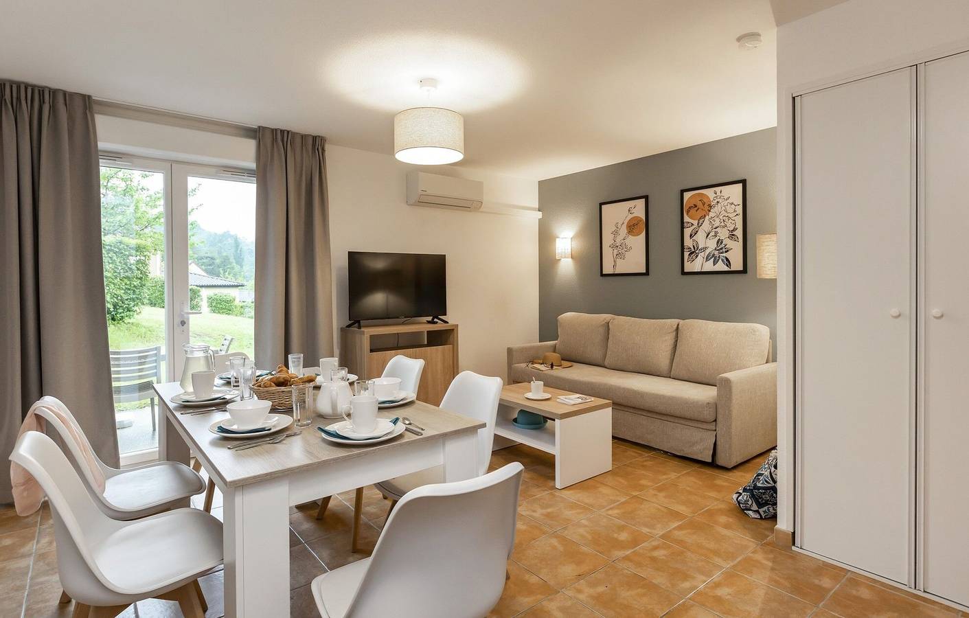 Entire apartment, Les Côteaux de Sarlat M 4p8 D in Sarlat-la-Canéda, Périgord Noir