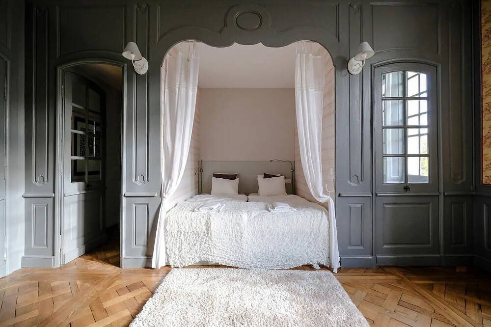Tremendous 8-bedroom castle in Isle-sur-Marne in Isle-sur-Marne, Marne