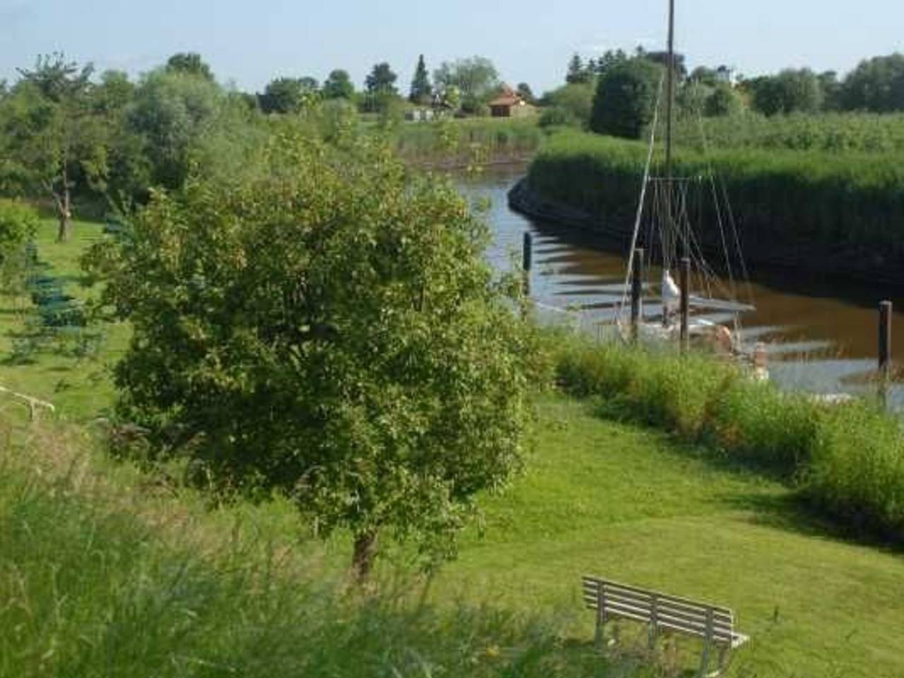 Ganze Ferienwohnung, Ferienwohnung Nachbars Garten - Ferienwohnung Nachbars Garten in Grünendeich, Altes Land Stade