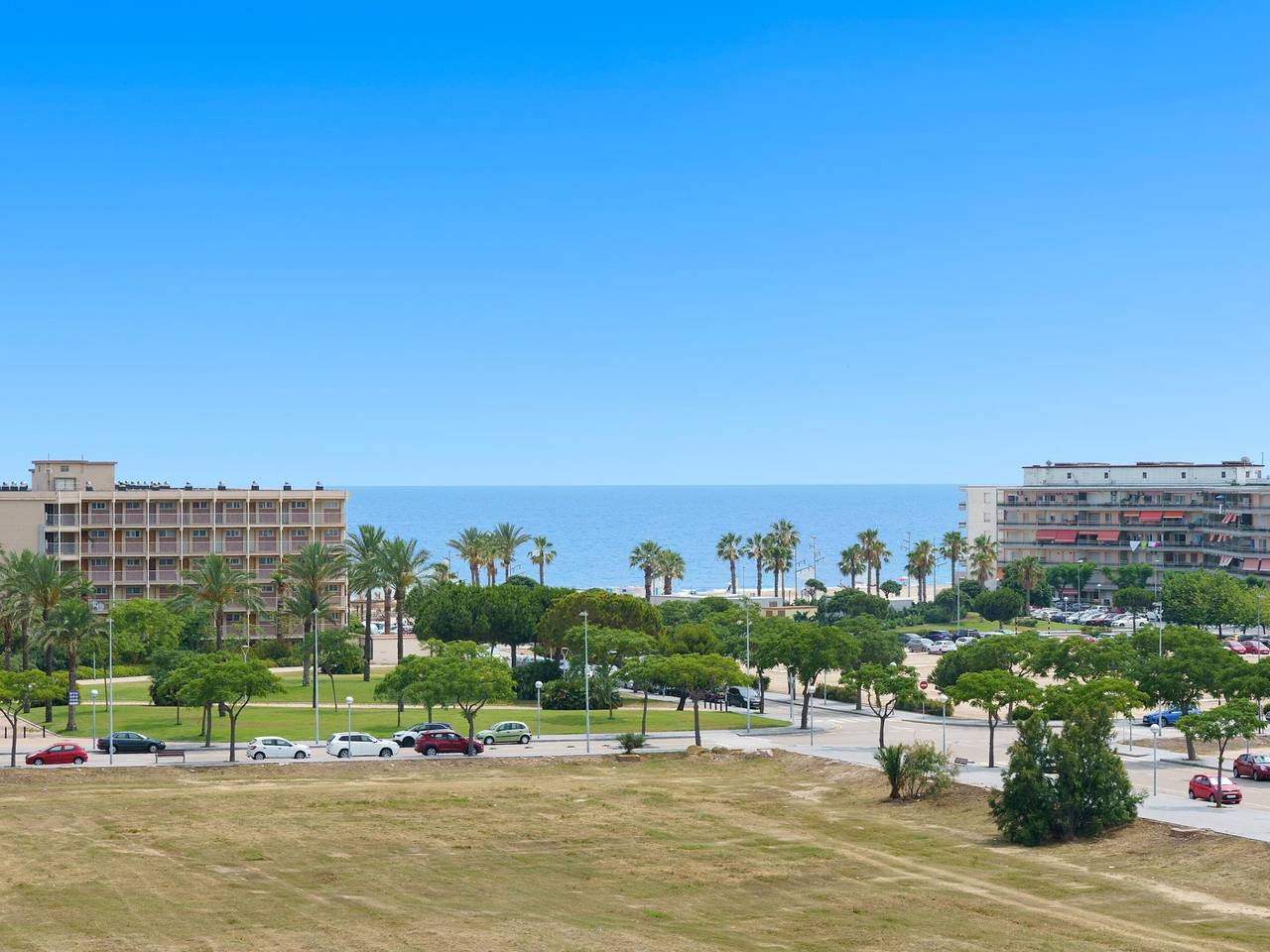 Apartamento vacacional entero, Loft romántico vistas mar a 8km Port Aventura in Platja de la Pineda, Costa Dorada