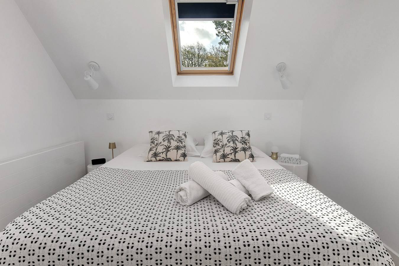 Studio entier, Hakuna Matata Cocon paisible - Grande terrasse vue forêt in Saint-Molf, Côte d'Amour